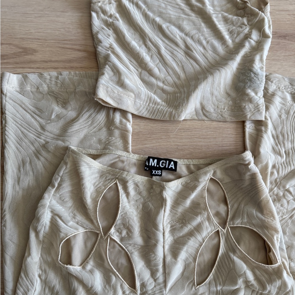🤎I.AM.GIA Cream Set - Picture 2 of 3